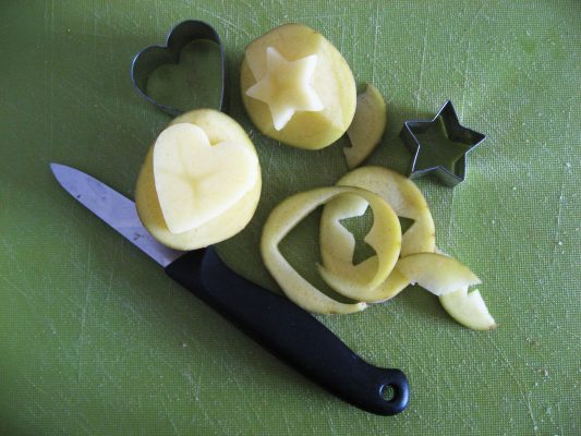 Ako vyrobiť zemiakové pečiatky s formičkami a nožíkom